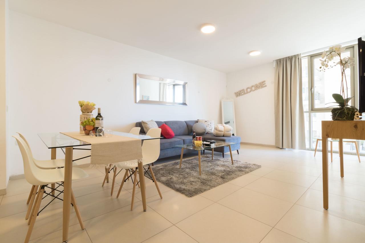 Luxury One-Bedroom Apartment/Parking In City Center Yerusalem Bagian luar foto