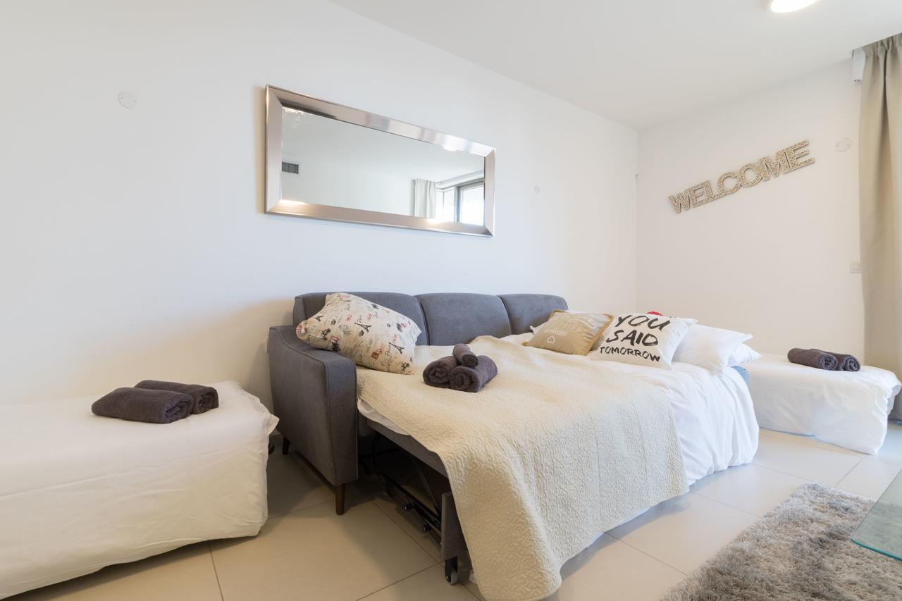 Luxury One-Bedroom Apartment/Parking In City Center Yerusalem Bagian luar foto