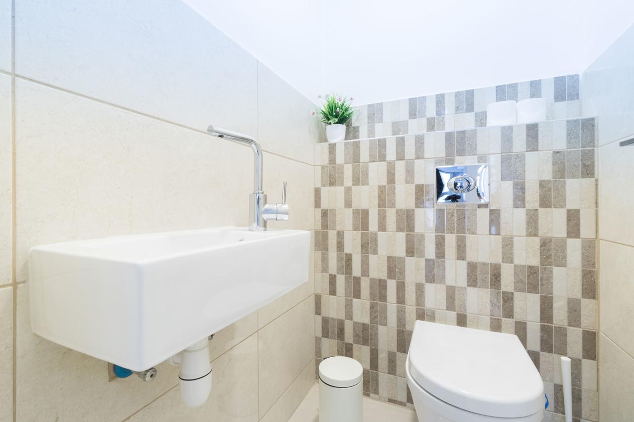Luxury One-Bedroom Apartment/Parking In City Center Yerusalem Bagian luar foto