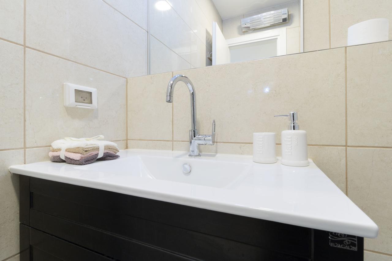 Luxury One-Bedroom Apartment/Parking In City Center Yerusalem Bagian luar foto