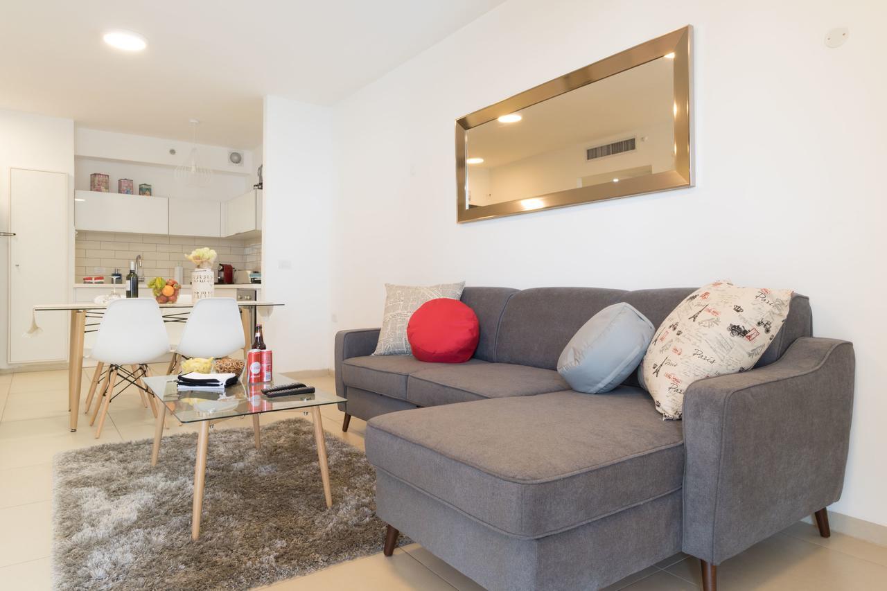 Luxury One-Bedroom Apartment/Parking In City Center Yerusalem Bagian luar foto