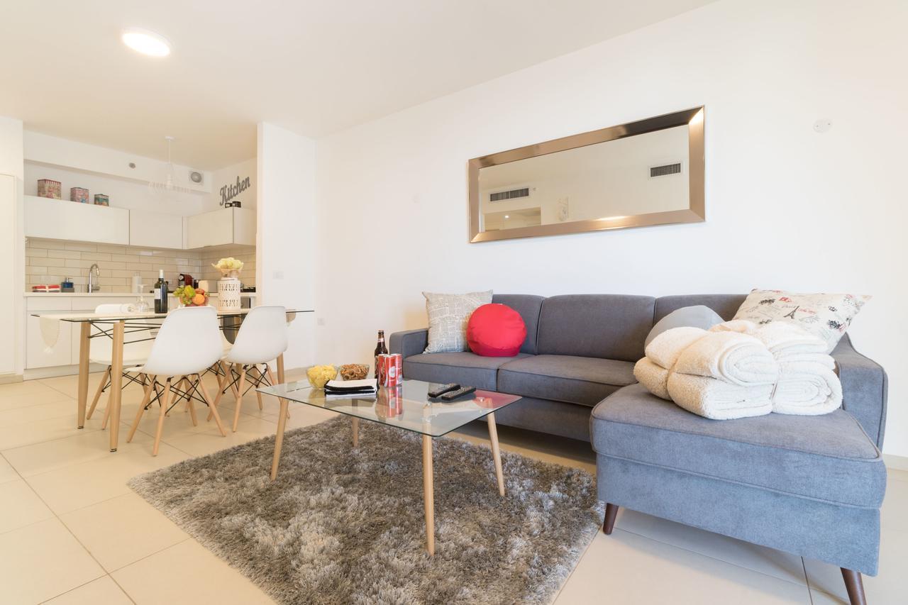 Luxury One-Bedroom Apartment/Parking In City Center Yerusalem Bagian luar foto