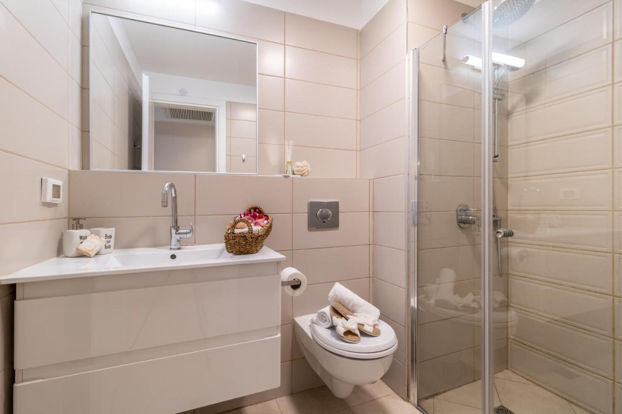 Luxury One-Bedroom Apartment/Parking In City Center Yerusalem Bagian luar foto