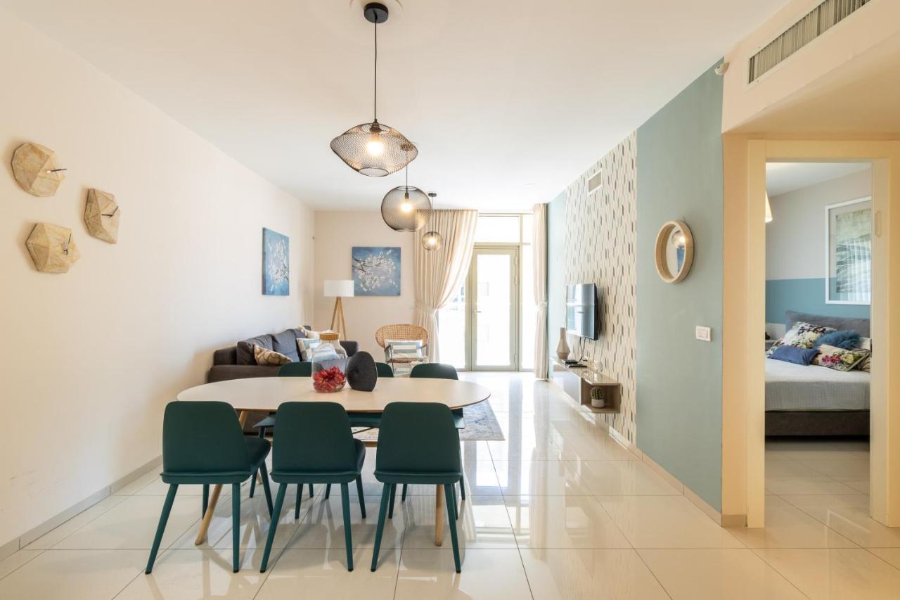 Luxury One-Bedroom Apartment/Parking In City Center Yerusalem Bagian luar foto