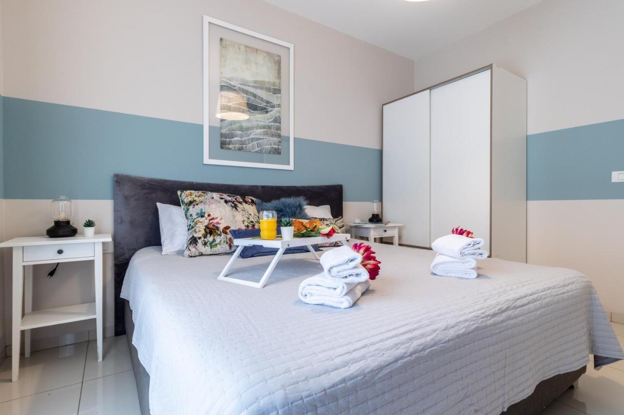 Luxury One-Bedroom Apartment/Parking In City Center Yerusalem Bagian luar foto