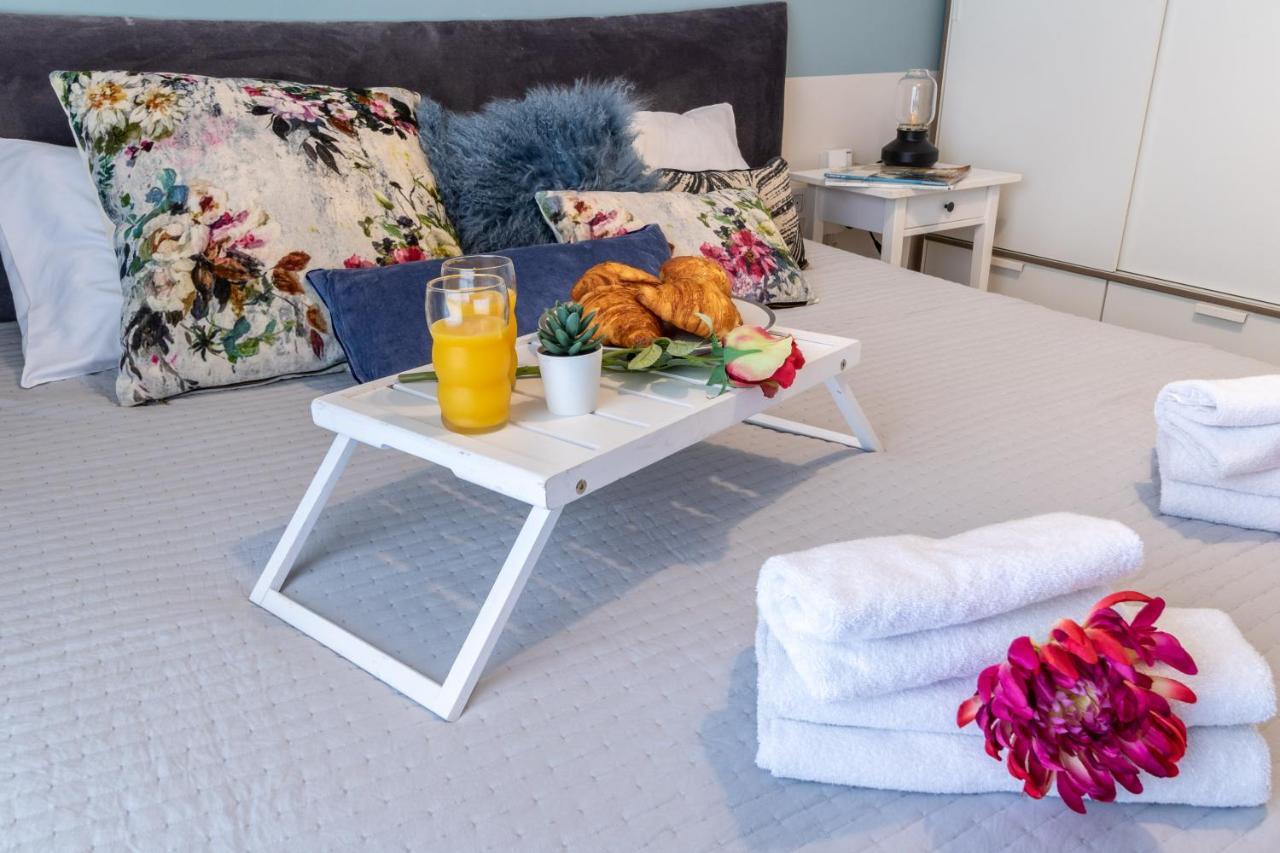 Luxury One-Bedroom Apartment/Parking In City Center Yerusalem Bagian luar foto