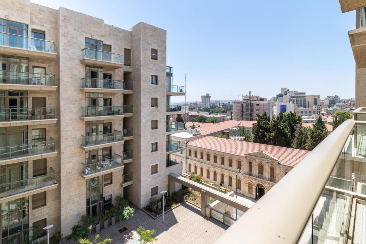 Luxury One-Bedroom Apartment/Parking In City Center Yerusalem Bagian luar foto