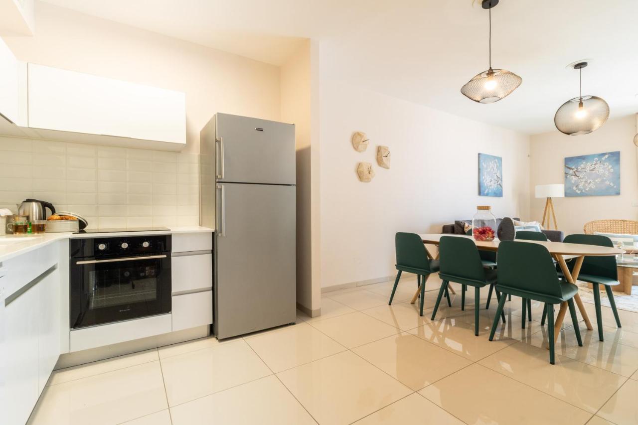Luxury One-Bedroom Apartment/Parking In City Center Yerusalem Bagian luar foto